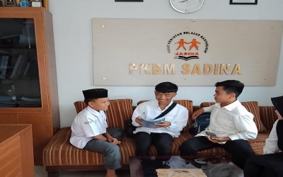 Diskusi Menjadi Salah Satu Pendekatan Pembelajaran  yang di Lakukan Oleh PKBM Sadina